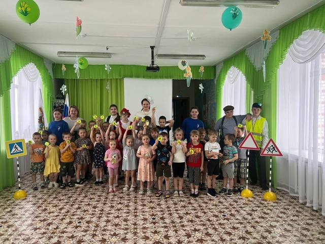 Занятие по ПДД в детском саду.
