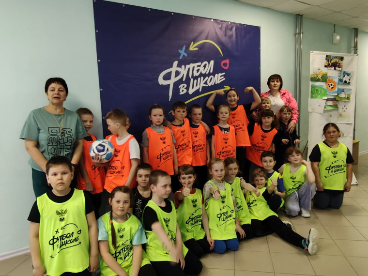 Поколение орлят играет в футбол!.